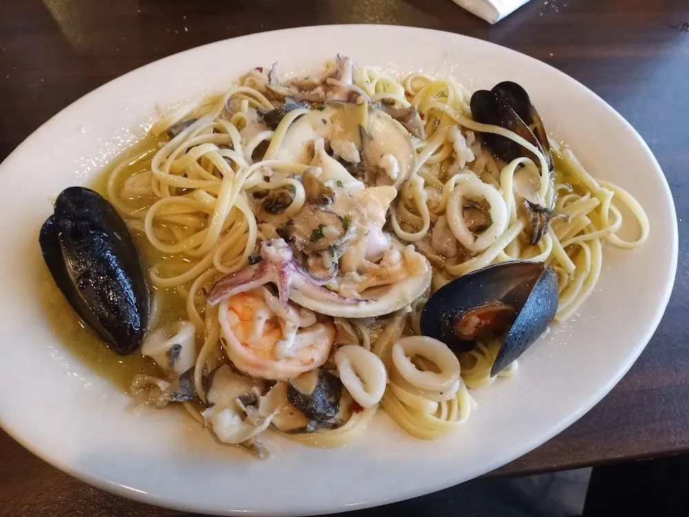 Clam over Linguini with Clam Sauce